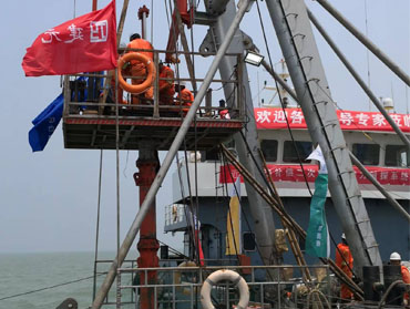 波浪補(bǔ)償海洋靜力觸探系統(tǒng)在作業(yè)中